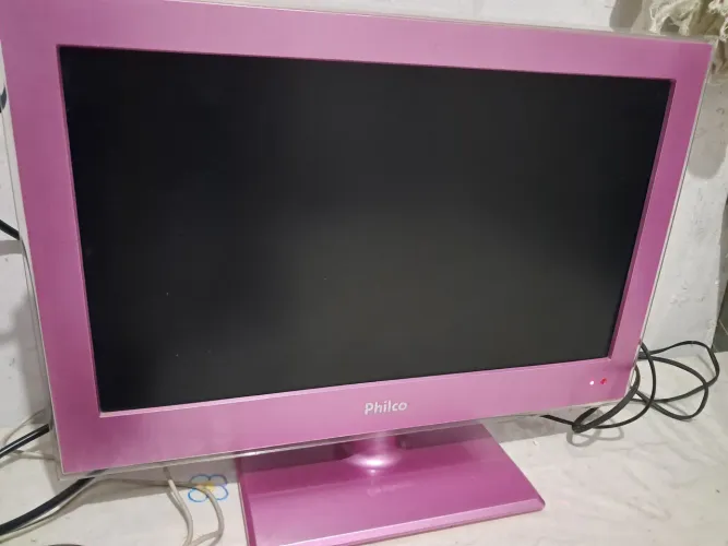 TV PHILCO ROSA 19? ? LIGA, TEM SOM E IMAGEM | PARA REPARO