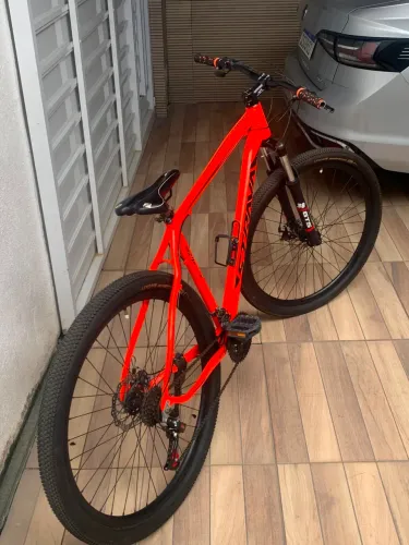 Bicicleta Strava nova