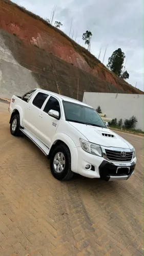 Toyota Hilux CD SRV D4-d 4X4 3.0 TDI Diesel AUT 2014