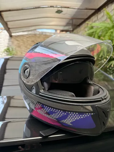 Capacete feminino 56