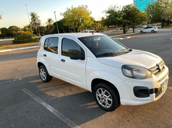 Fiat Uno Attractive 1.0 EVO Fire Flex 8V 5P 2021