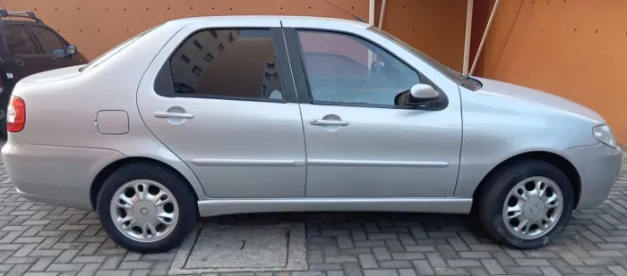 Fiat Siena HLX 1.8 MPI Flex 8V 4P 2007