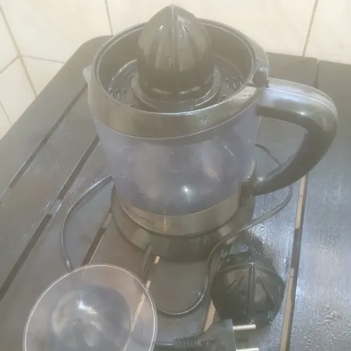 Vende se, espremedor laranja e limão , marca Cadence 127W