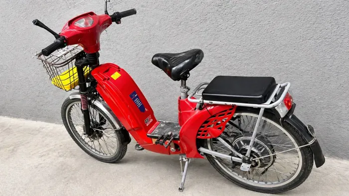 Bicicleta Elétrica 48V Conservada - Econômica e Pronta pra Rodar