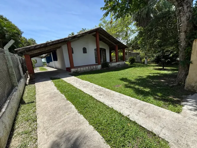 Chácara com piscina para venda com 5 quartos em Ana Dias - Itariri - SP rua pavimentada