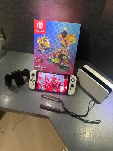 Vendo Nintendo switch OLED