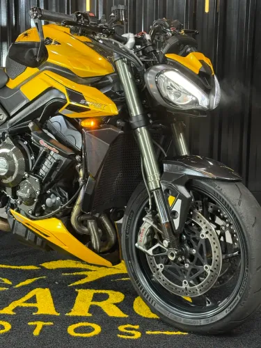 STREET TRIPLE 765 RS