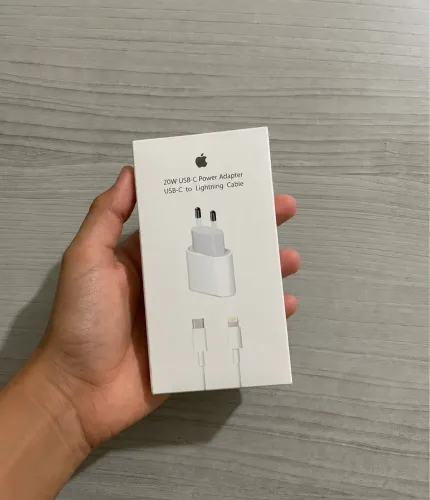 Carregador de 1ª linha 20W USB-C + Cabo Lightning - Carregamento Rápido