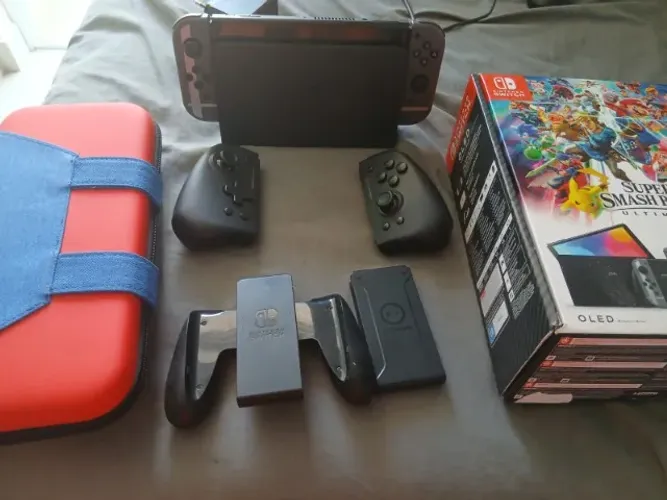 Nintendo Switch Oled 128gb Desbloqueado Smash Bros Edition com acessórios