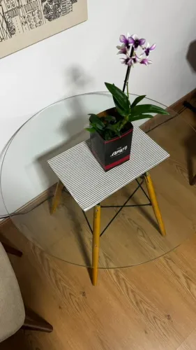 Mesa de vidro Eames Eiffel - 90 cm