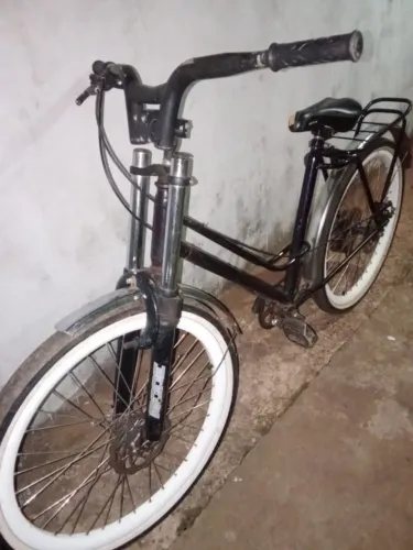 Vende-se  3 bicicleta adulta e para criança 