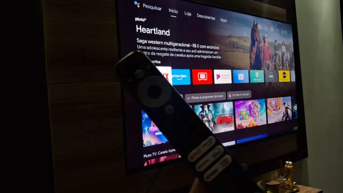 SMART TV 43 POLEGADAS TCL. menos de 6 meses de uso, estado excelente e controle original
