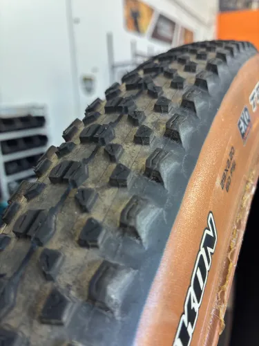 Par de pneu Maxxis iKon