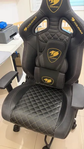 Cadeira cougar armor titan pro gamer 