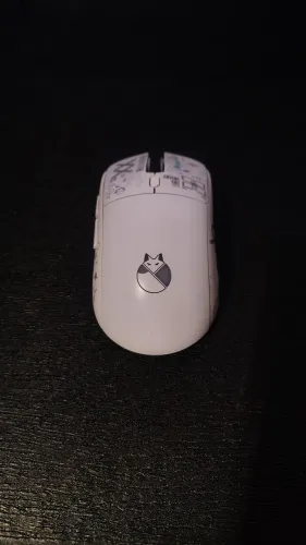 Uniwity mouse sem fio recarregáve com bluetooth, RGB e design ergonômico