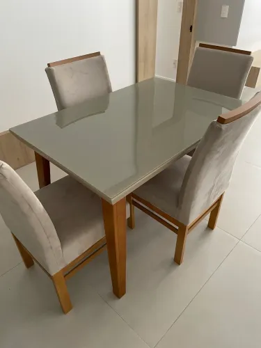 Mesa + 4 cadeiras