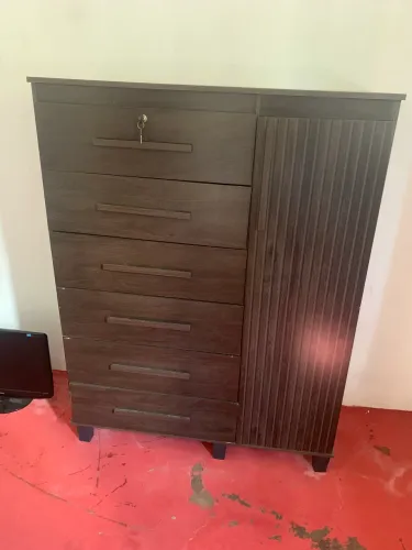 Vende se cômoda Troco por tanquinho de lavar roupa 