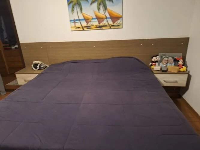 Cama box king com colchão e cabeceira