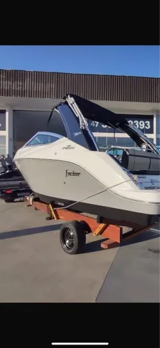 Focker 242 GTC ano 2022, apenas 55 horas de agua doce.