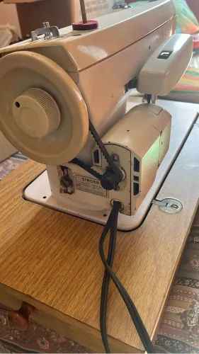 Máquina de costura SINGER
