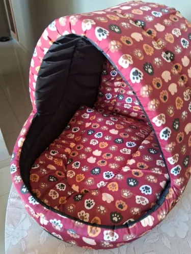 Vendo casinha tipo iclu para cachorro pequeno porte. 