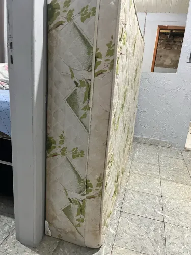 Vendo Cama de Casal - Bem Conservada