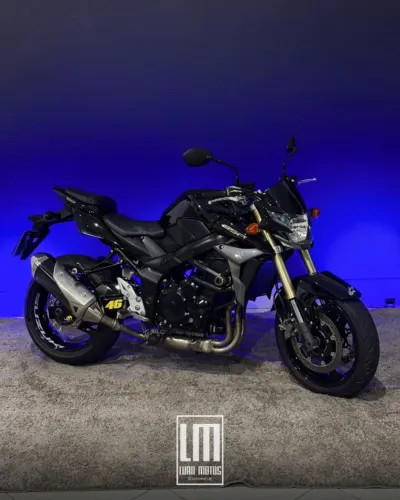 SUZUKI GSR 750