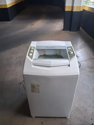Vendo excelente máquina de lavar.