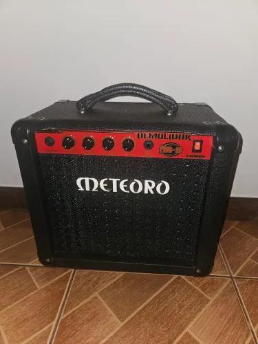 Amplificador Baixo Meteoro Demolidor FWB-20, 80W, 127V-220V
