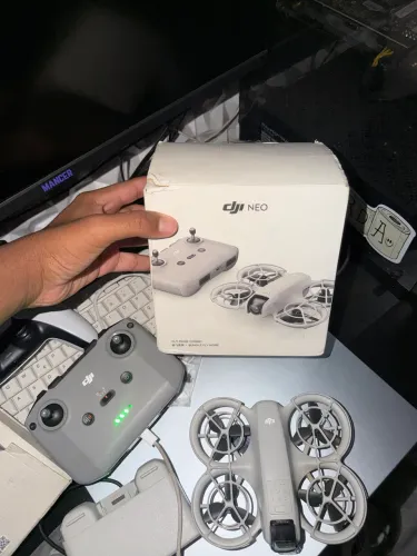 Drone DJI Neo combo Fly More semi novo