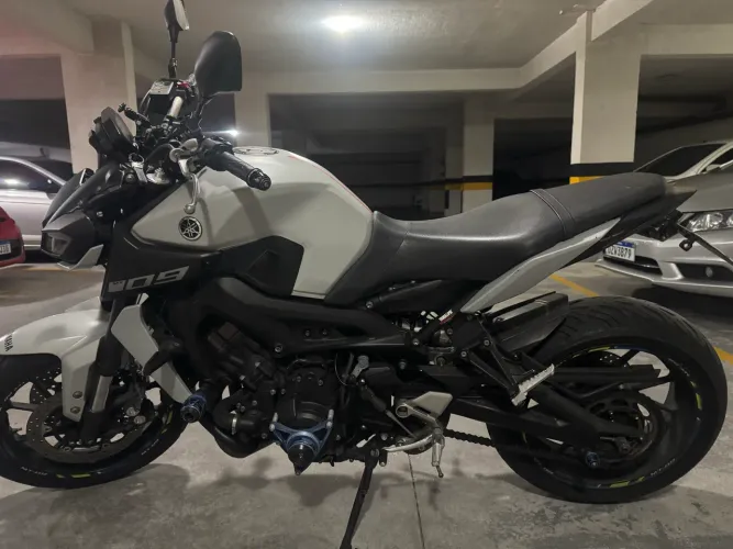 YAMAHA MT-09 2020 - excelente oportunidade