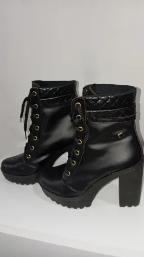 BOTA COTURNO SALTO ALTO