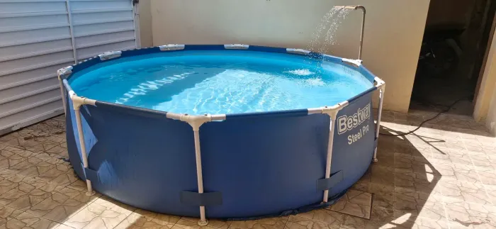VENDO PISCINA / COM TODOS ASSESSÓRIOS