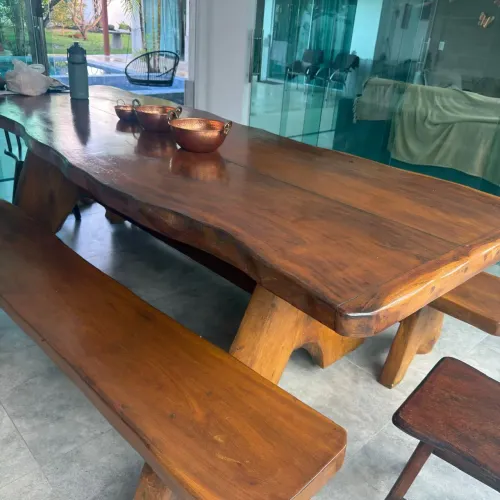 Mesa de jatoba com 2 bancos