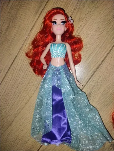 Boneca Ariel nova fora da caixa