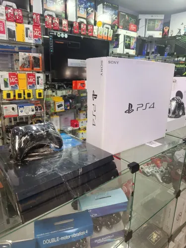 Playstation 4 pro 1 terá novíssimo com manual e tudo garantia nota venha conferir 