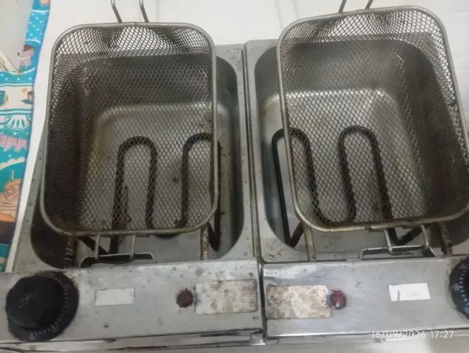 Fritadeira elétrica 10L 220v 2 cubas(dupla)