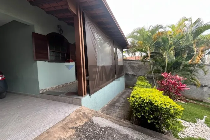 Casa Betânia: Aluguel com Piscina e 4 Vagas