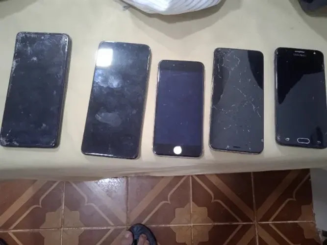 Vendo 6 aparelho com defeito, tela quebrada pra retirada de peças