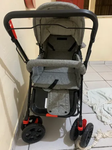 carrinho de bebê