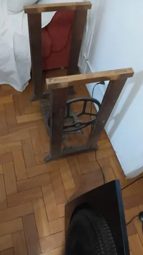 Pe de maquina costura. Kkkk
