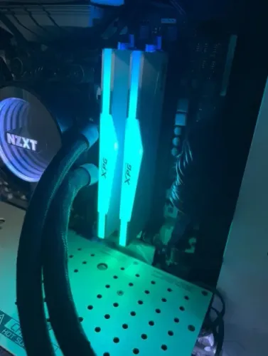 Memória RAM XPG Spectrix D50 RGB 32GB (2x16GB) 3200MHz DDR4
