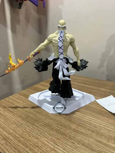 Estátua Yamamoto bleach