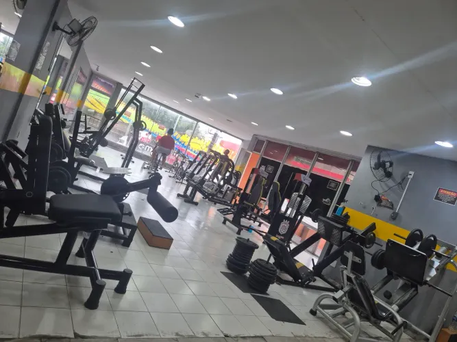 Equipamento de musculação 