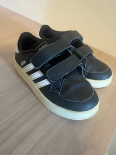 Tênis Adidas infantil tamanho 25