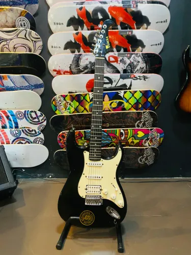 Guitarra StratoCaster Eagle 