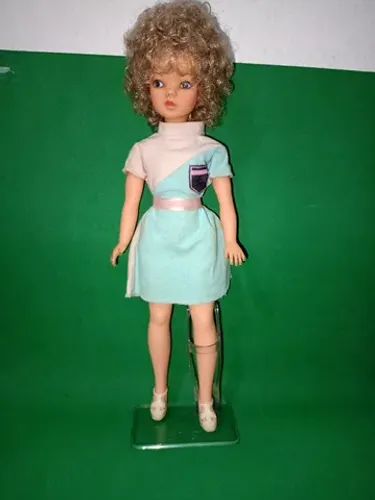 Boneca Susi Edição 18 anos da Susi olhos Pintados.