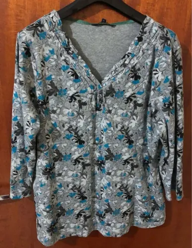 Blusas femininas variadas Tam G