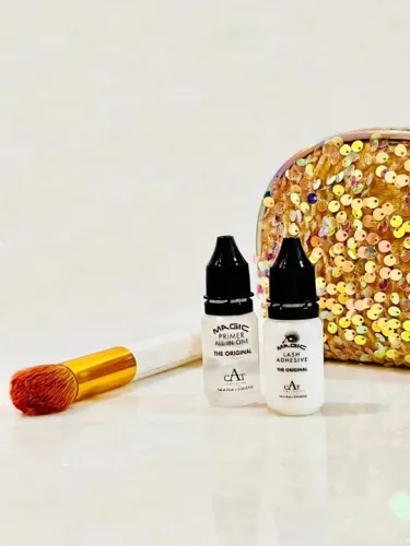 Cola de cílios magic( durabilidade 4 dias) e primers magic.