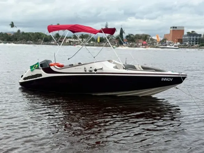 lancha 19 pés motor suzuki 140 HP